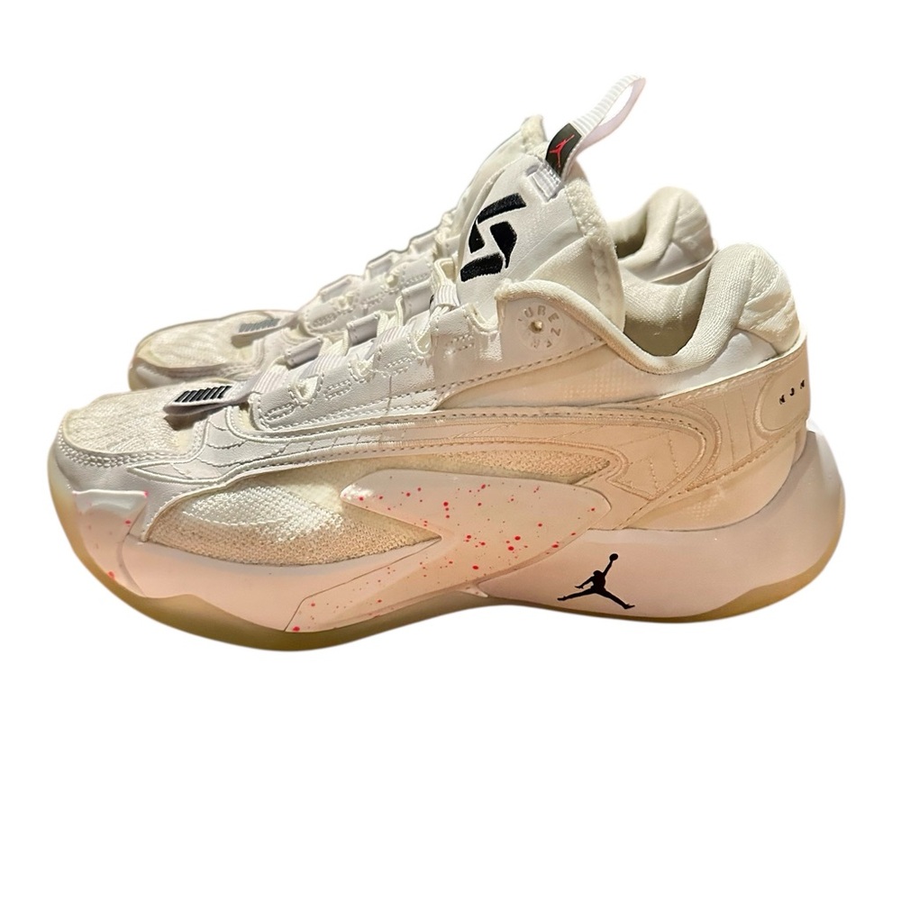 JORDAN LUKA 2 GS 'WHITE HYPER PINK  3.5Y